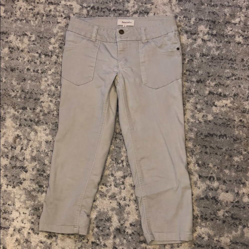 Women’s khaki capris